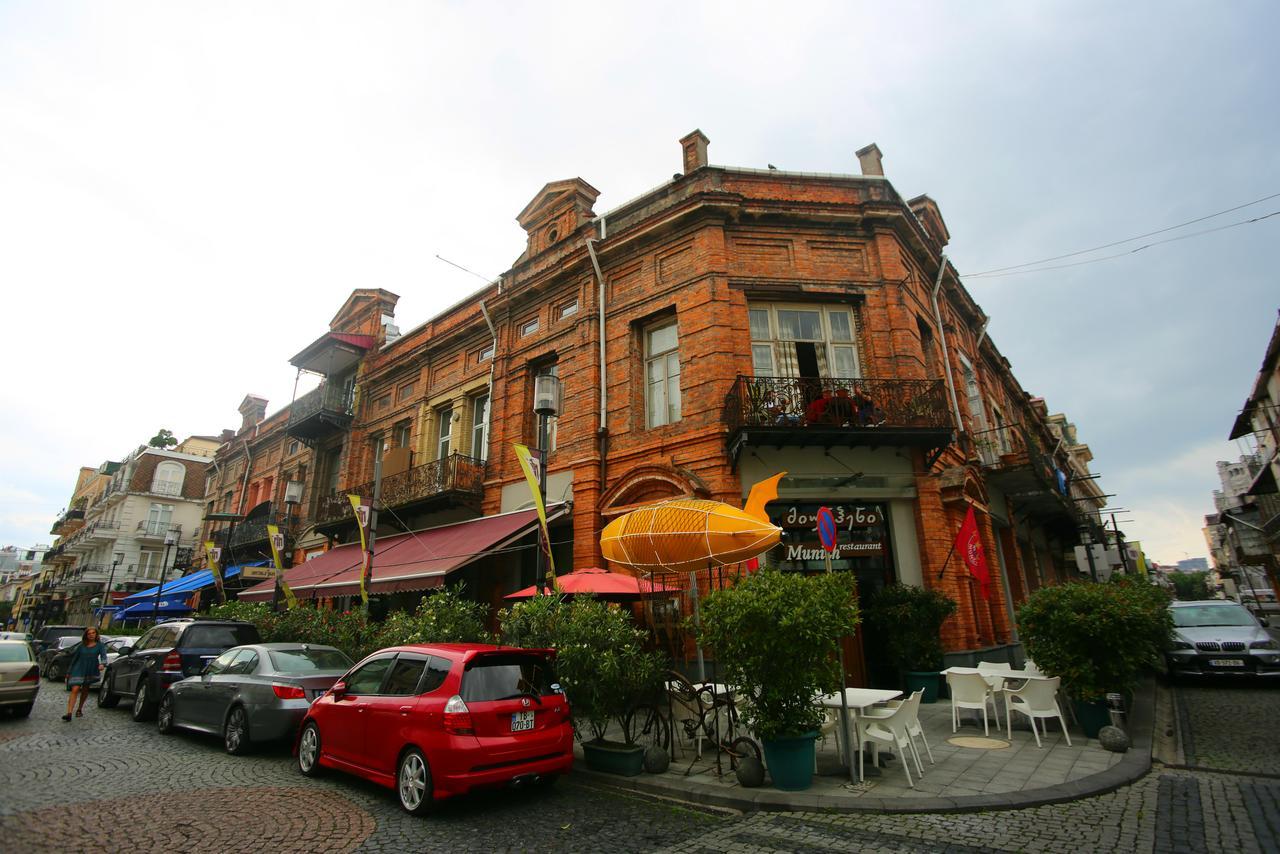 Lilus Hostel バトゥーミ エクステリア 写真