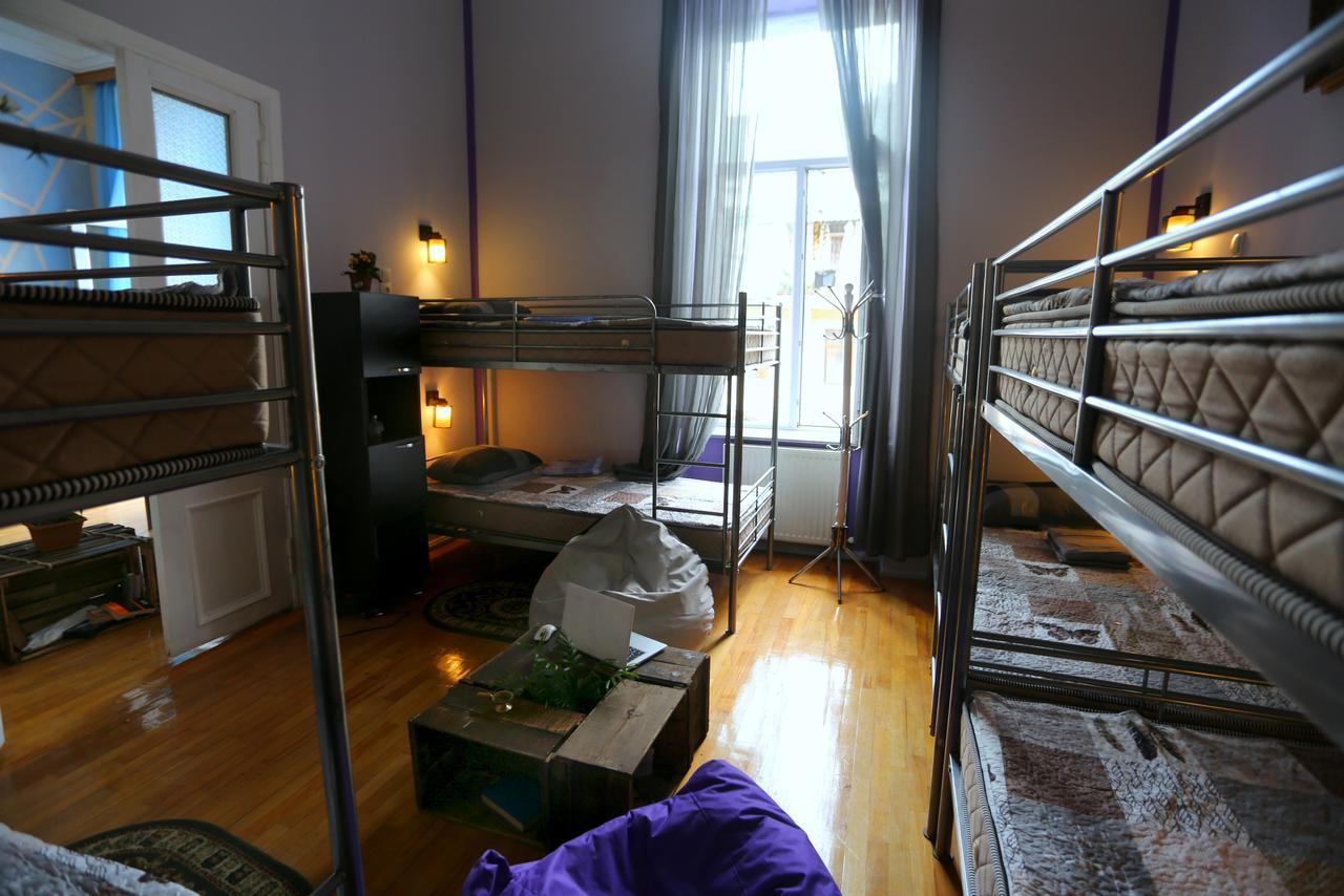 Lilus Hostel バトゥーミ エクステリア 写真