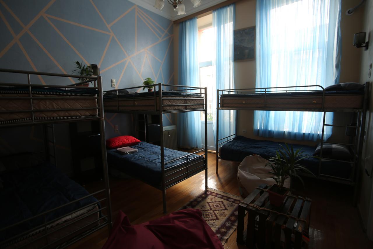 Lilus Hostel バトゥーミ エクステリア 写真