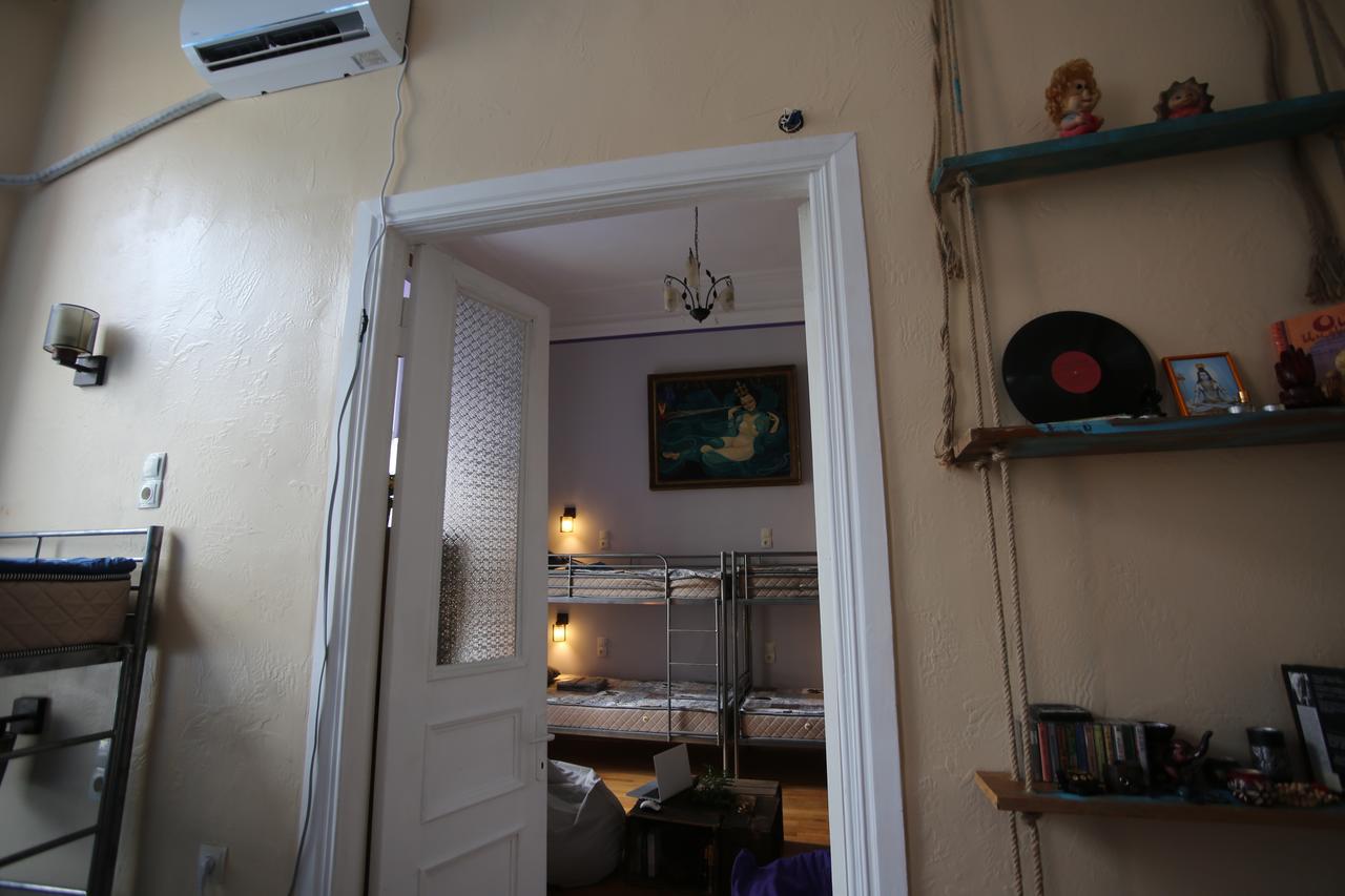 Lilus Hostel バトゥーミ エクステリア 写真