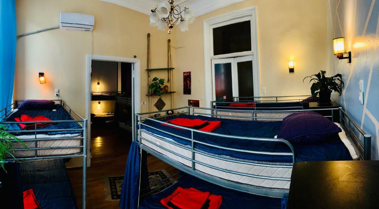 Lilus Hostel バトゥーミ エクステリア 写真