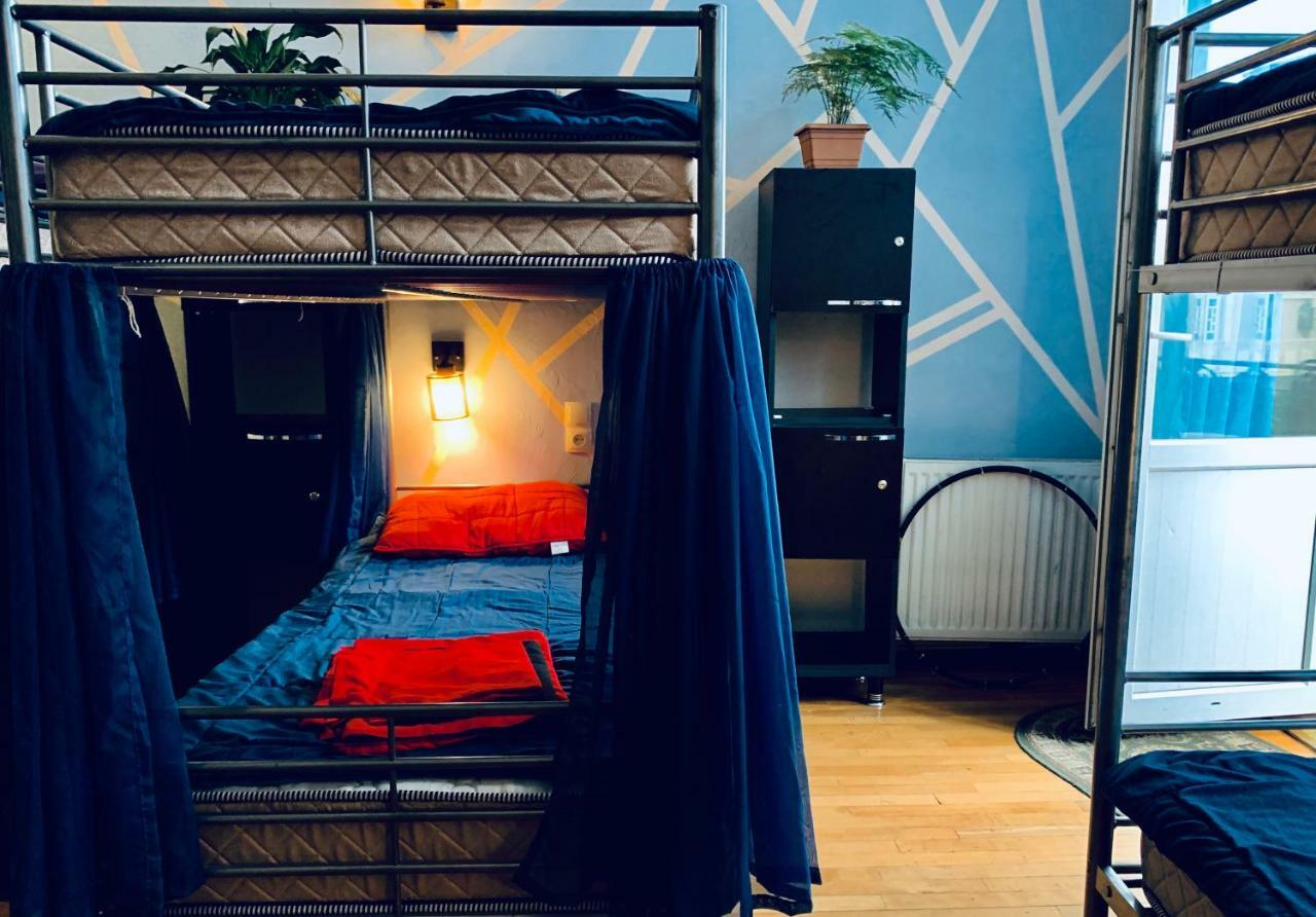 Lilus Hostel バトゥーミ エクステリア 写真